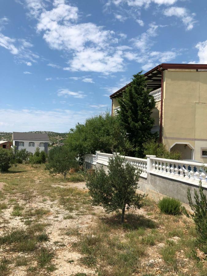 Apartmani Gabi Cesarica Exterior photo